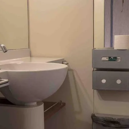 Safari Tent With Its Own Sanitary Facilities On A On The Gulperberg * Gulpen
